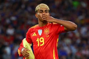 半岛体育-亚马尔：我的梦想不是只拥有一座金球奖，而是很多座金球奖