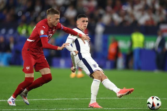 半岛体育-名宿：英格兰左路无攻势，福登上半场就该被换下