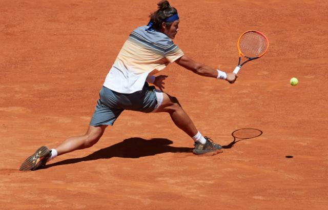 半岛体育官方网站-为法网做最后热身 张之臻吴易昺出战ATP250红土赛